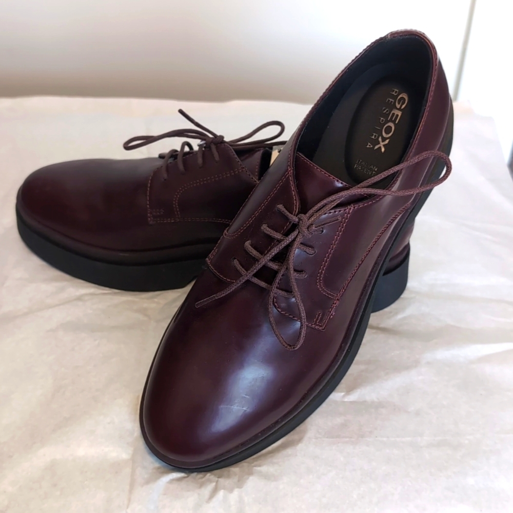GEOX Respira Women's Burgundy Leather Oxford Shoes